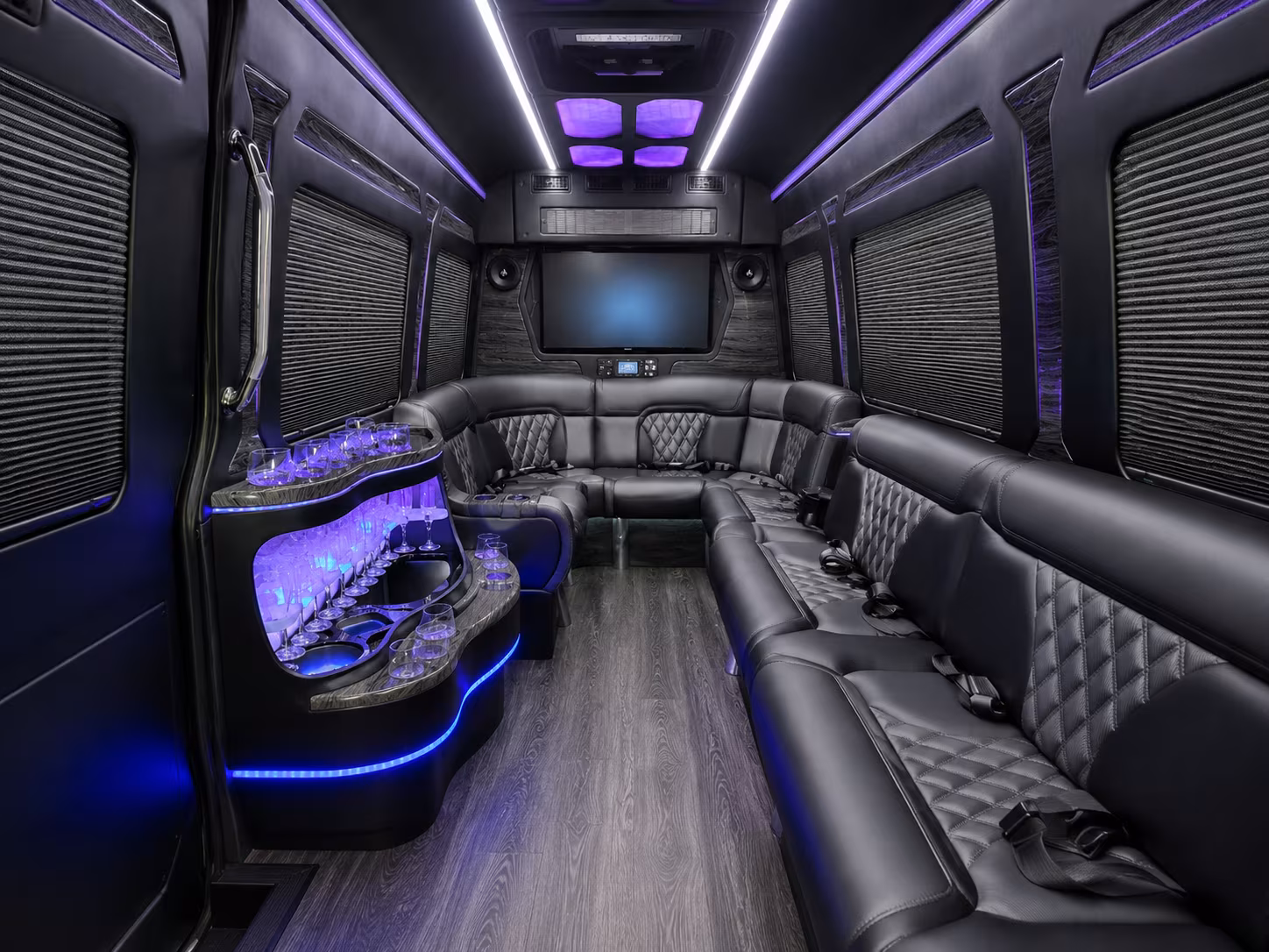 airport shuttle buses for clinton business travelers