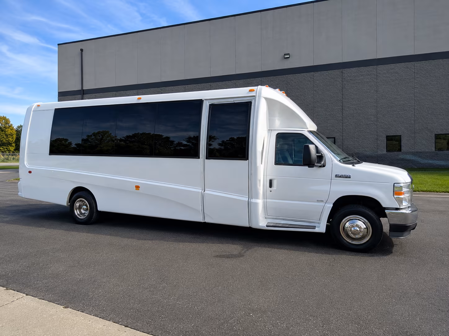 bus rentals for corporate retreats and team travel across michigan