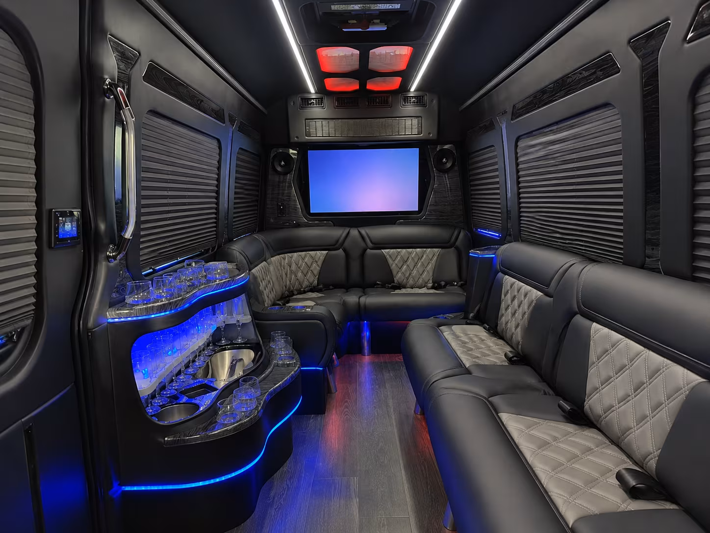 corporate airport transfer buses to detroit metro dtw and beyond