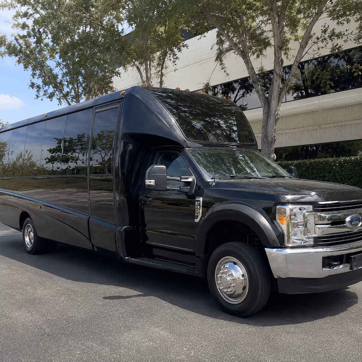 party buses for clinton michigan wedding parties and bridal groups
